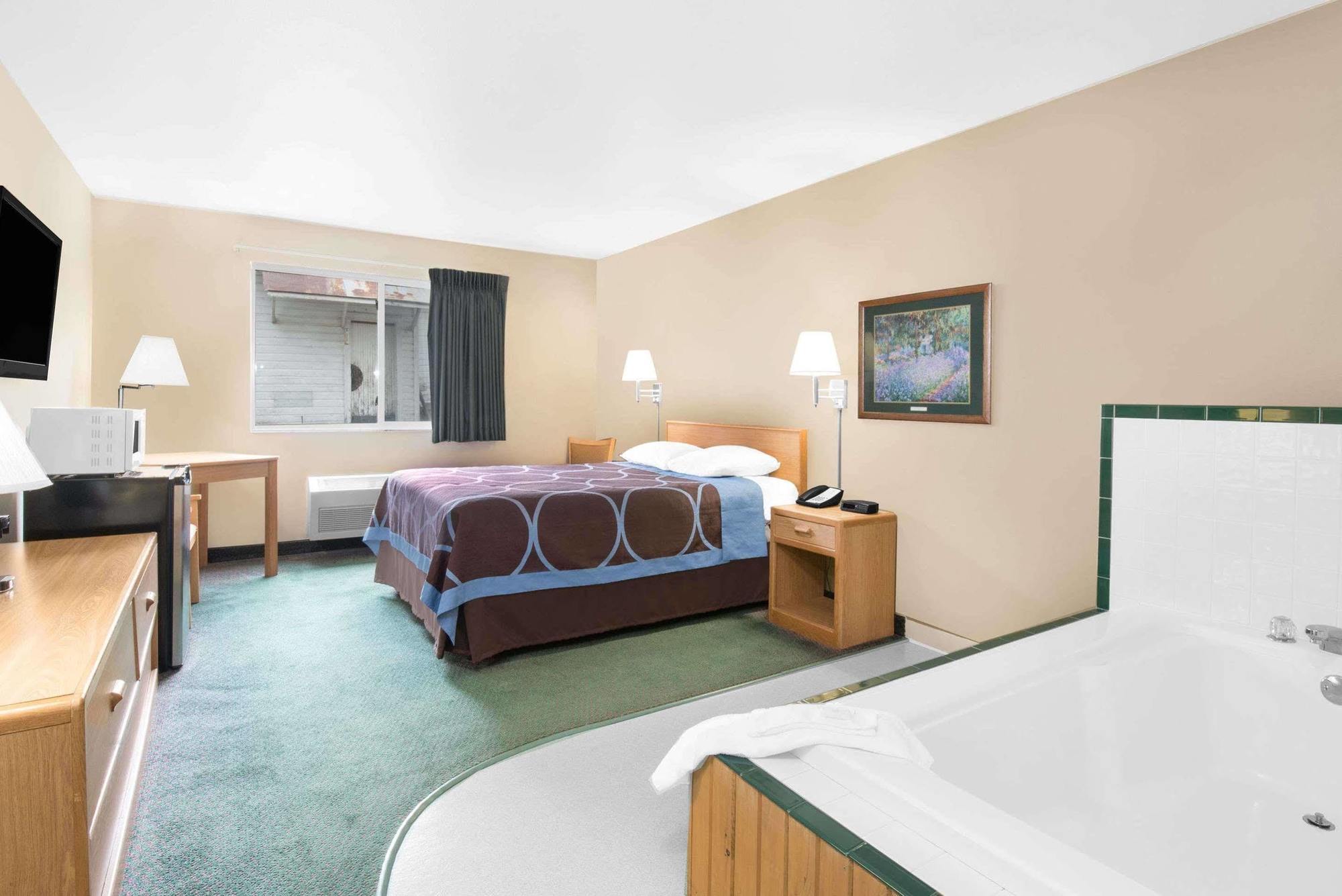 Northwoods Inn And Suites Ely Екстериор снимка